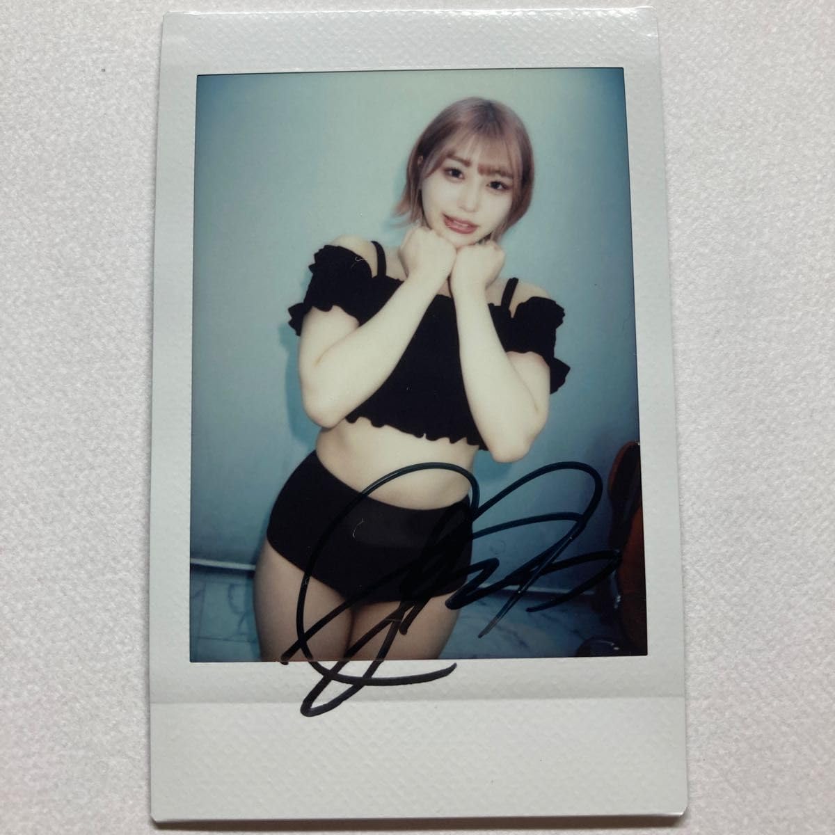 Amazon.co.jp: 唯井まひろ 直筆サイン入り チェキセット : おもちゃ